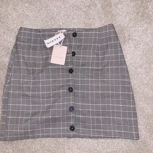 S brand new PacSun houndstooth plaid skirt